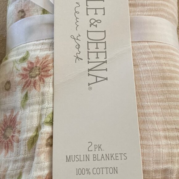 Faux Fur Booties & Muslin Blanket Set - Picture 4 of 14